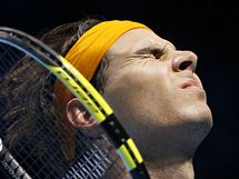 ZKLAMN. panlskmu tenistovi Rafaelu Nadalovi se ve tetm setu finle Turnaji mistr nedailo.