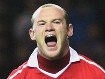 LEVA. tonk Wayne Rooney z Manchesteru United slav gl v utkn Ligy mistr proti Glasgow Rangers.