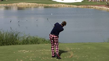 Nejlepším hráčem závěru evropské sezony byl Angličan Ian Poulter, hrající na obou stranách Atlantiku. Letos v únoru vyhrál World Match Play Championship v Arizoně. Nejlepším hráčem závěru evropské sezony byl Angličan Ian Poulter, hrající na obou stranách Atlantiku. Letos v únoru vyhrál World Match Play Championship v Arizoně.
