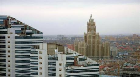 Astana - pohled na mrakodrap Triumf Astany