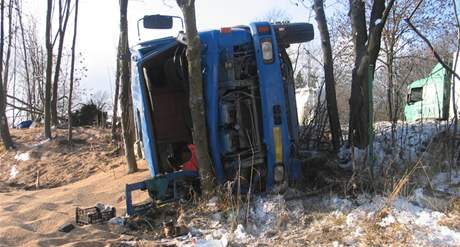 Havarovan nkladn automobil u Mohelnice.