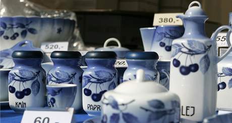 Ukázka porcelánu z karlovarského Thunu.