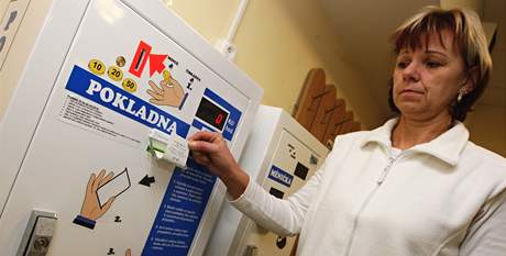 Nemocnice ve Zlín jako spoustu dalích má kvli regulaním poplatkm automat. Ilustraní foto