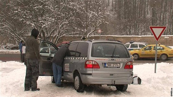 Mladík v Jihlav nezaplatil taxikái za jízdu, idie napadl a vyhrooval mu. Ilustraní foto