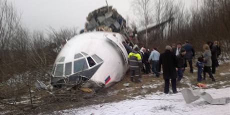 Tupolev Tu-154 leteck spolenosti Dagestan Airlines nouzov pistl na moskevskm letiti Domoddovo. (4. prosince 2010)