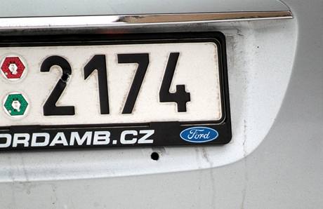 Prstely auta, kter policist honili v Praze 6 (1.12. 2010)