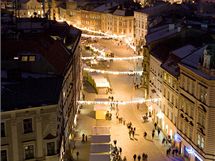 Vnon jarmark v centru Olomouce. Na snmku pohled z Hornho na Doln nmst.