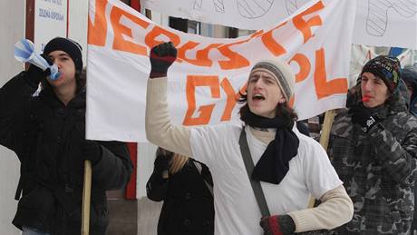 Protest student hoického gymnázia v Hradci Králové (2. listopadu 2010)