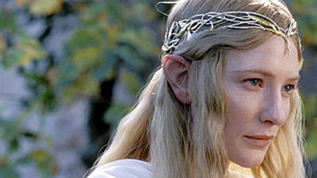 Cate Blanchettová jako Galadriel v Pánovi prsten (2001)