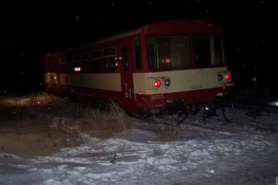 Vykolejený vlak v Chýnov.