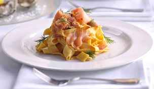 Emanuel Ridi: Tagliatelle con salmone affumicato (Tagliatelle s uzenm lososem)