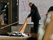 vdt policist vyetuj vbuch v centru Stockholmu (11. prosince 2010)