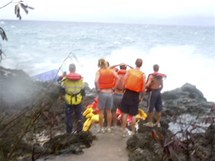 U beh Vnonho ostrova se utopily destky benc (14. prosince 2010)