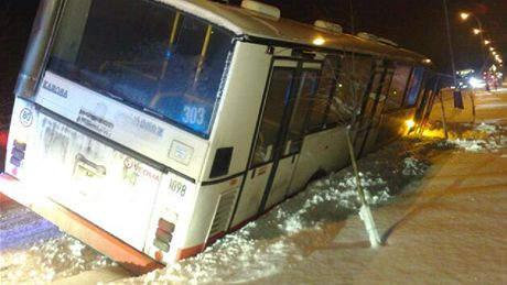 Nehoda autobusu MHD v praských Kolodjích
