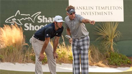 V Americe koní golfový rok 2010. Poslední akci, exhibici Shark Shootout, vyhráli Dustin Johnson a Ian Poulter.