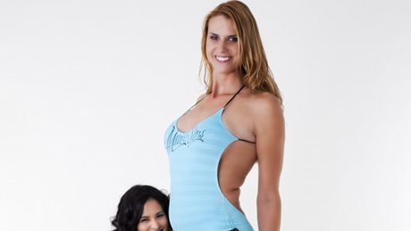 Nejvyí modelka Amazon Eve s trpaslií modelkou Qeydou Penate
