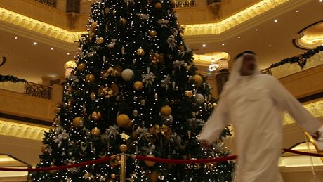 Vánoní strom v hotelu v Abú Zabí