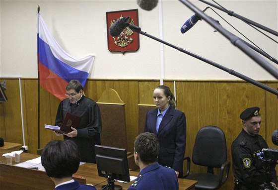 Soudce Viktor Danilkin údajn plnil pání svých nadízených, Chodorkovského poslal za míe na dalích est let.