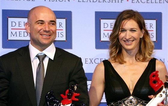 TENISOVÉ LEGENDY. Andre Agassi a Steffi Grafová.