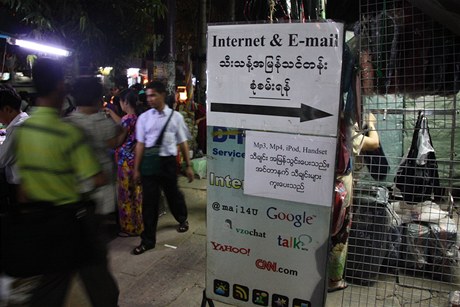 Internetov kavrny v Barm se chlub, e se u nich dostanete na Google, Gmail nebo CNN