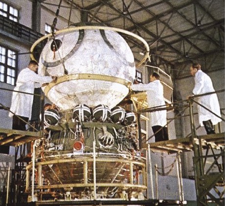 Ve stedu 12. dubna 1961 se lo Vostok 1 s Jurijem Gagarinem vydala na cestu do vesmru