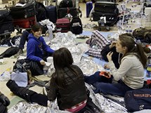 Zoufal cestujc ekaj na londnskm letiti Heathrow (21. prosince 2010)