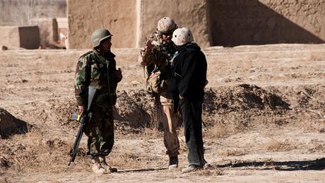 etí instruktoi v afghánském Vardaku - První spolená patrola ve Vardaku.