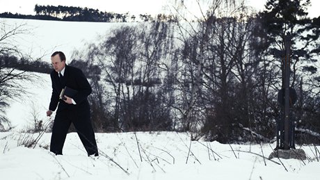 Jakmile napadl sníh, musel Karel Roden znovu na plac. Respektive na zasnenou plá.