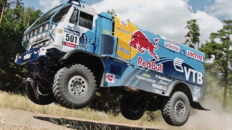 Novým kamion Kamaz pro Dakar 2011 pi testech