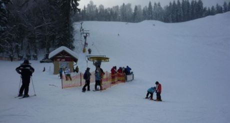 V mariánskolázeském skiareálu dnes zaala naplno lyaská sezona