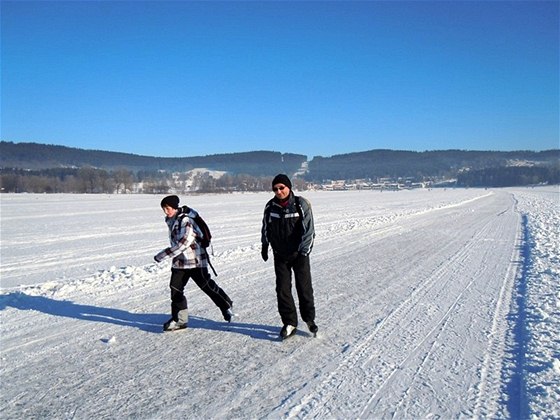 První bruslai na Lipn