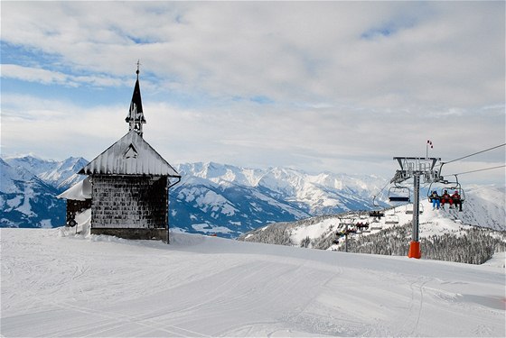 Rakousko, Zell am See. Kostelík na nejvyím bodu stediska Schmittenhohe