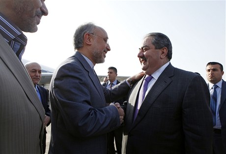 rnsk ministr zahrani Al Akbar Salh (vlevo) a jeho irck protjek Hojar Zebar (5. ledna 2011)
