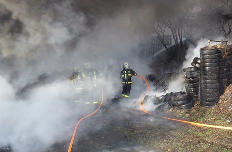 Hasii pi zkroku pi poru pneumatik na stelnici v Ostrav.