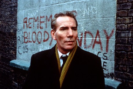 Pete Postlethwaite ve filmu Ve jmnu otce