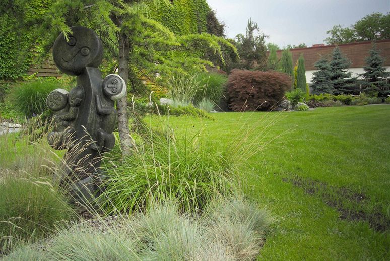Conductor Kagore, Matka - socha vystavená v praské Botanické zahrad