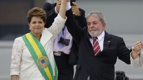 Brazilská prezidentka Dilma Roussefová a její pedchdce Lula da Silva.