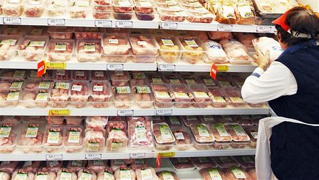 Balené maso v hypermarketu. Ilustraní foto