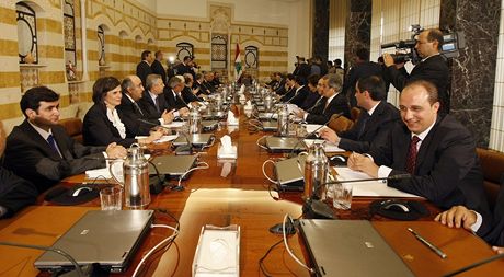 Jedno z prvních zasedání koaliní vlády pedloni v listopadu (10. listopadu 2009)