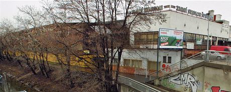 Zimní stadion na praském ostrov tvanice je dnes u minulostí. Msto ho v kvtnu nechalo zbourat.