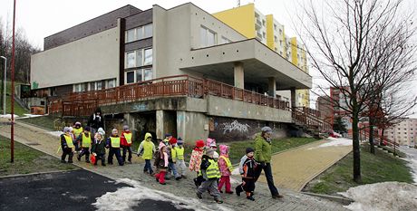 Bývalý kulturní dm na chebském sídliti Zlatý Vrch ml ped asem slouit jako nízkoprahové centrum. I pes slíbenou dotaci msto nesehnalo potebnou sumu penz.