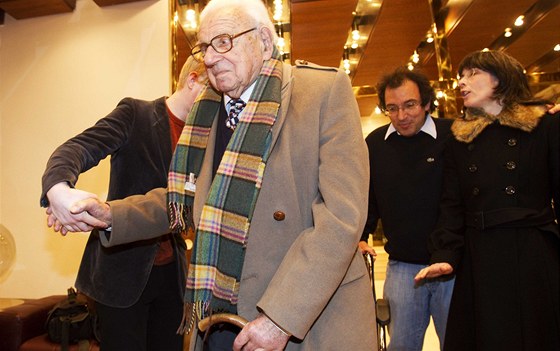 Sir Nicholas Winton v Praze v roce 2011