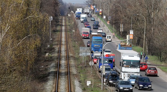 Na nízké nehodovosti se v Pardubicích podílí také mizerná prjezdnost mstem.