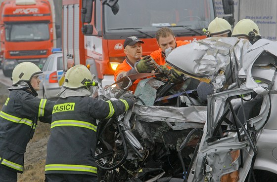 Hlavní tah z Budjovic k rakouským hranicím je asto místem váných dopravních nehod.