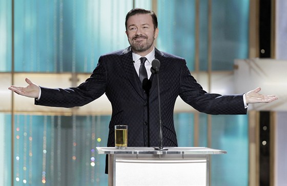 Po loských Glóbech kritizovaný Ricky Gervais vyhrooval, e u se k moderování ceremoniálu nevrátí. Nakonec se nechal pemluvit, a tak jsou vichni zvdaví, s ím známý provokatér pijde.