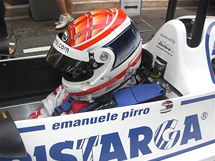 Vrtil se v Monaku do kokpitu sv formule 3: Emanuele Pirro.