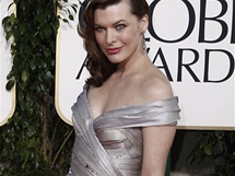 Milla Jovovich na pedvn Zlatch glb v atech Giorgio Armani