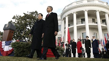 Obama s čínským prezidentem Chu Ťin-tchaem Obama s čínským prezidentem Chu Ťin-tchaem