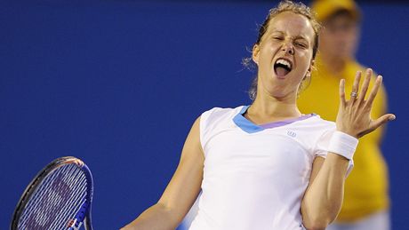Barbora Záhlavová-Strýcová se raduje z postupu do další fáze Australian Open Barbora Záhlavová-Strýcová se raduje z postupu do další fáze Australian Open