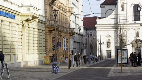 Brnnská Jotova ulice bez stánk.